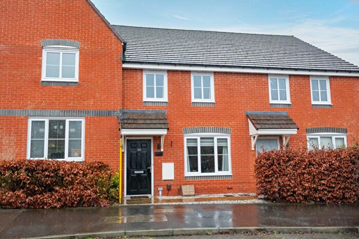 3 Bedroom Terraced House For Sale In Locksbridge Road, Picket Piece, SP11