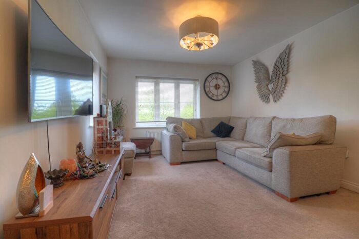 2 Bedroom Flat For Sale In Havelock Gardens, Leicester, LE4