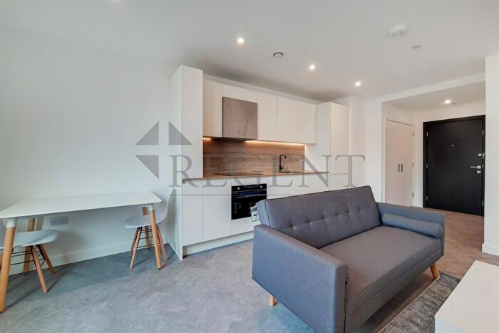 Apartment To Rent In Skyline Apartments, Makers Yard, E3