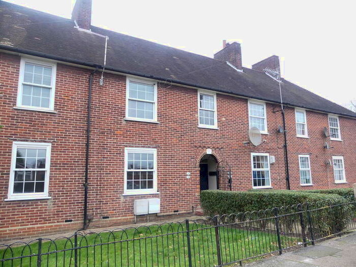 1 Bedroom Ground Maisonette Flat To Rent In Prestbury Square, London, SE9