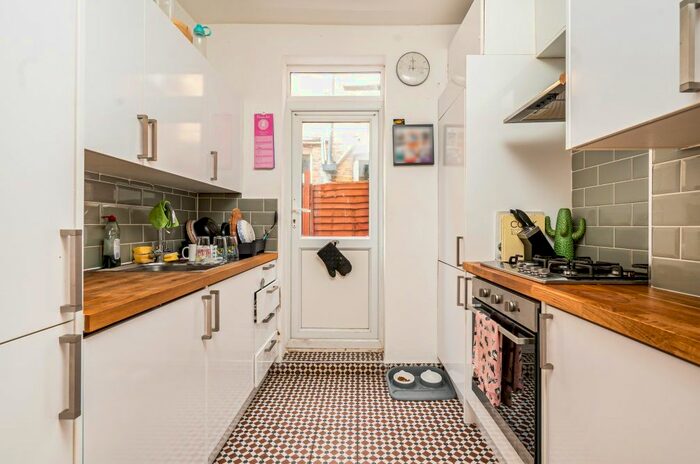 2 Bedroom Flat To Rent In Morieux Road, London, E10