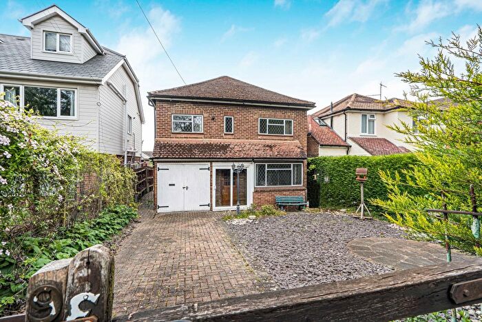 3 Bedroom Detached House For Sale In Greenfield Road, Farnham, Surrey, GU9