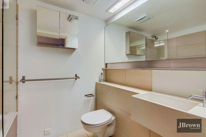 1 Bedroom Flat To Rent In Seacon Tower, London, E14