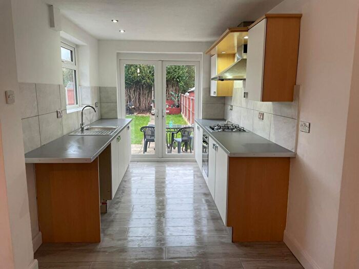 2 Bedroom End Of Terrace House To Rent In Wilford Crescent, Nottingham, NG11