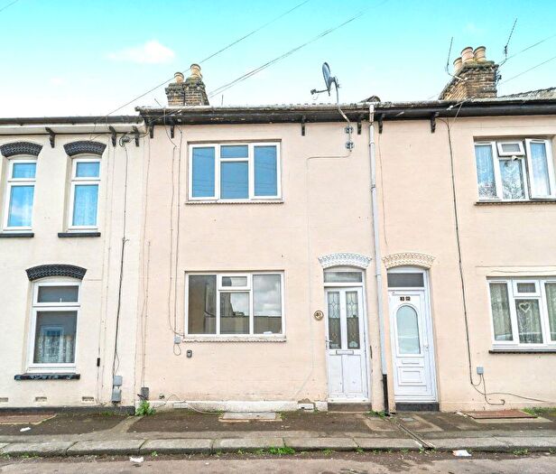 3 Bedroom Terraced House For Sale In Melbourne Road, Chatham, ME4