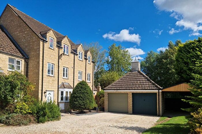 4 Bedroom Terraced House For Sale In Perrinsfield, Lechlade, GL7