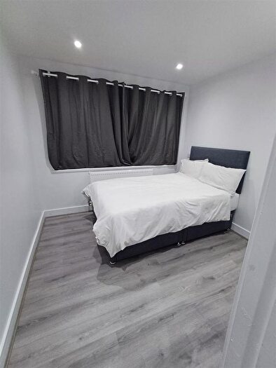 1 Bedroom Flat To Rent In Water Meadow Lane, Salford, M7