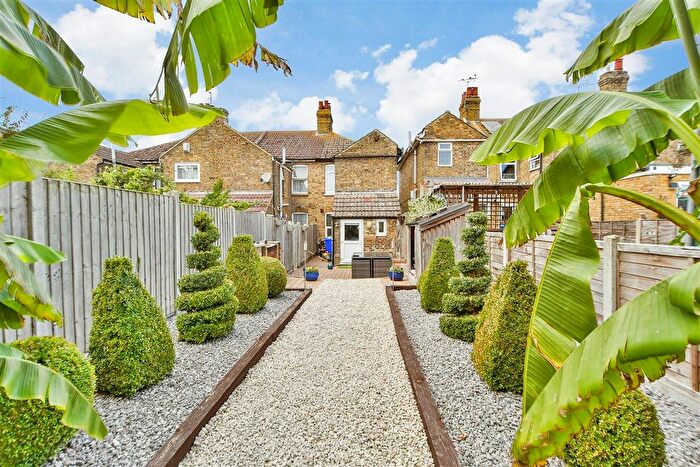 2 Bedroom End Of Terrace House For Sale In Breach Lane, Lower Halstow, Sittingbourne, Kent, ME9