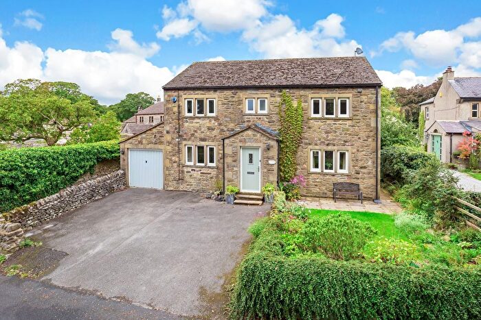 4 Bedroom Detached House For Sale In Monkholme Lane, Threshfield, Skipton, North Yorkshire, BD23