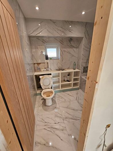 4 Bedroom Flat To Rent In Bounces Road, Edmonton, N9