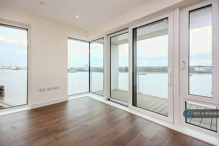 2 Bedroom Flat To Rent In Duke Of Wellington Avenue, London, SE18