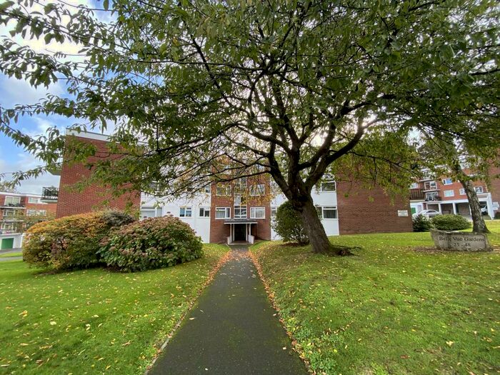 2 Bedroom Apartment To Rent In Belle Vue Road, Bournemouth, BH6