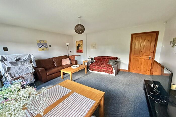 2 Bedroom Apartment To Rent In Elladene Park, Chorlton, M21