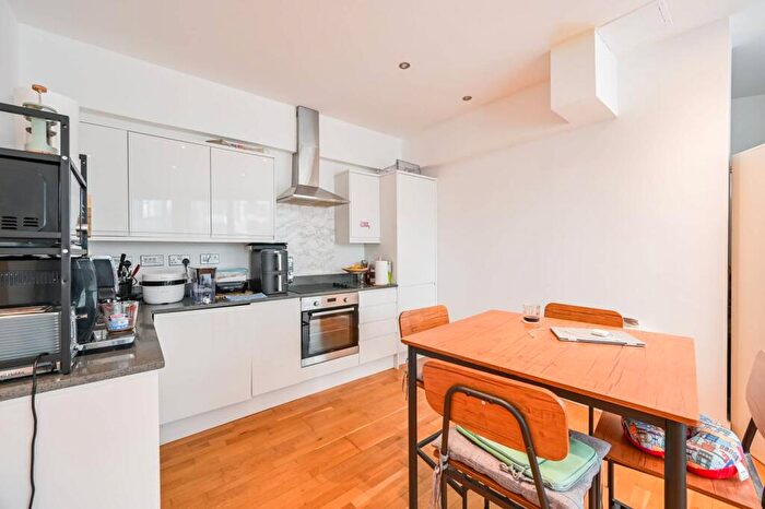 1 Bedroom Flat For Sale In Wick Lane, Bow, London, E3