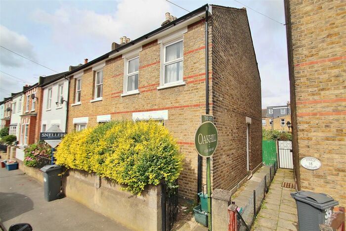 2 Bedroom Property To Rent In Steele Road, Isleworth, TW7