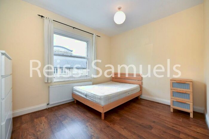 5 Bedroom Town House To Rent In Ferry Street, London, E14