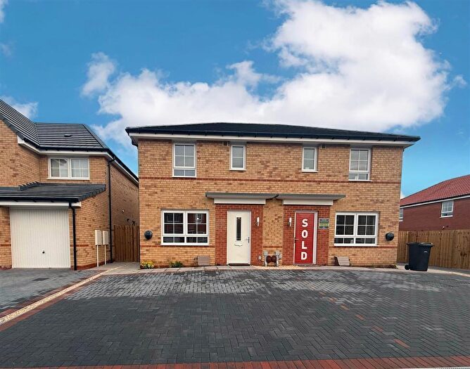 3 Bedroom Semi Detached House To Rent In Avon Road, Harworth, Doncaster, DN11