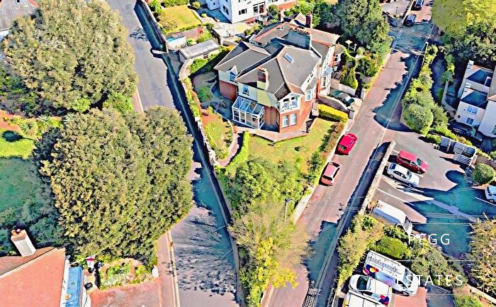 5 Bedroom Semi-Detached House For Sale In Teignmouth Road, Torquay, TQ1