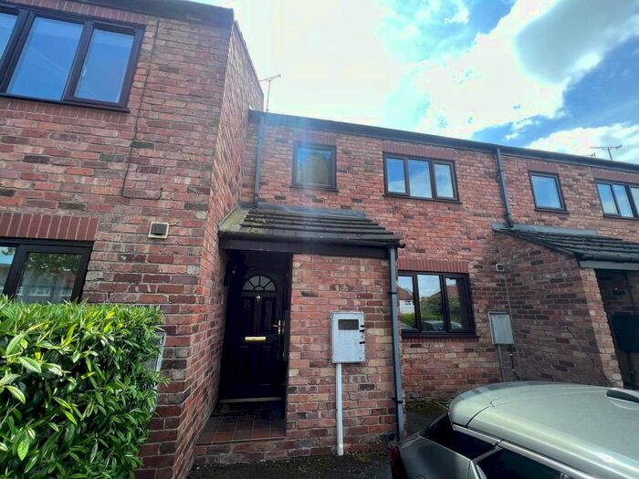 3 Bedroom Flat To Rent In St Marys Court, Derby City, DE1
