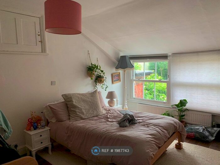 2 Bedroom Flat To Rent In Talbot Road, London, N6
