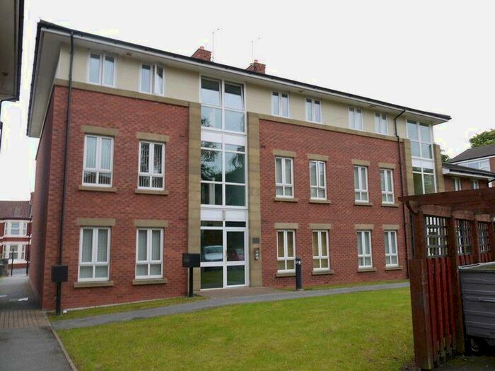 2 Bedroom Flat To Rent In Mayfair Court, Prenton, Wirral, CH43