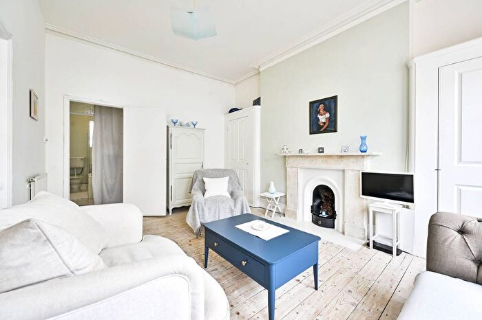 1 Bedroom Flat To Rent In Charleville Road, Barons Court, London, W14