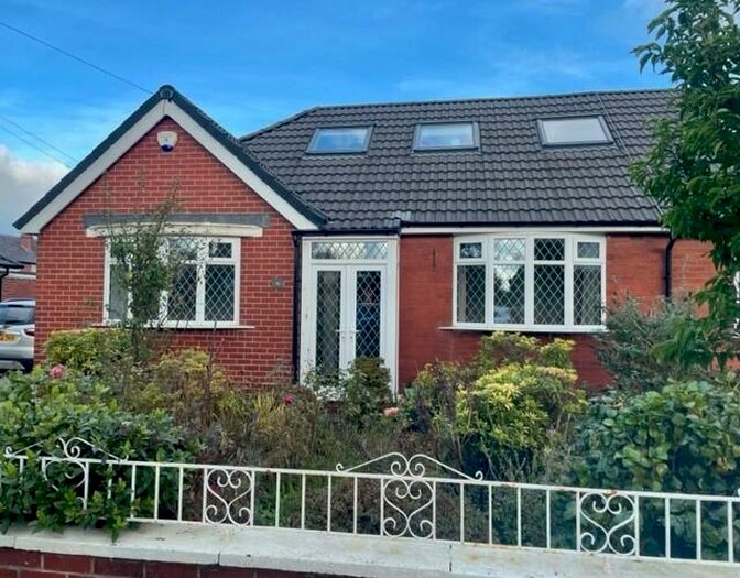 3 Bedroom Bungalow To Rent In Ina Avenue, Bolton, BL1