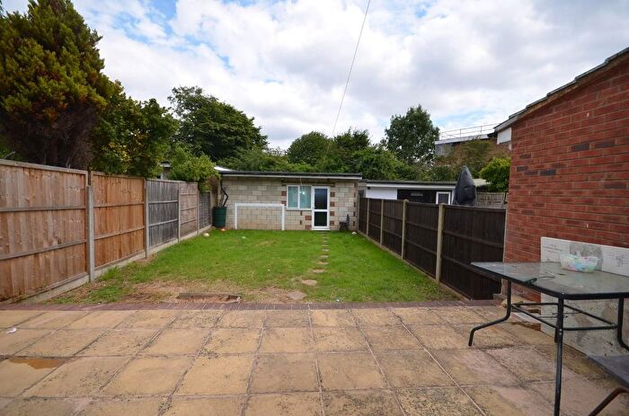 4 Bedroom Semi-Detached House To Rent In Boycroft Avenue, London, NW9