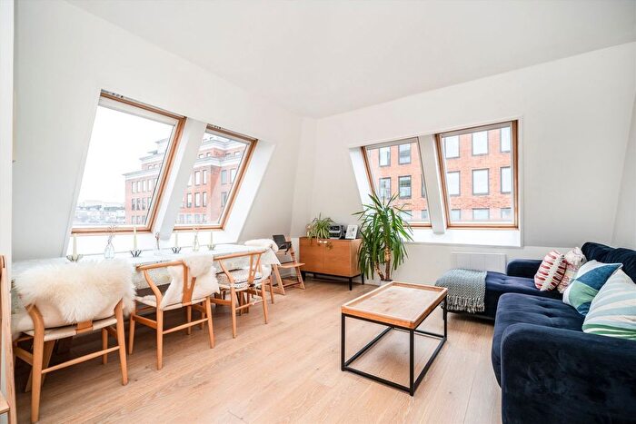 2 Bedroom Flat For Sale In Lambs Conduit Street, Bloomsbury, WC1N