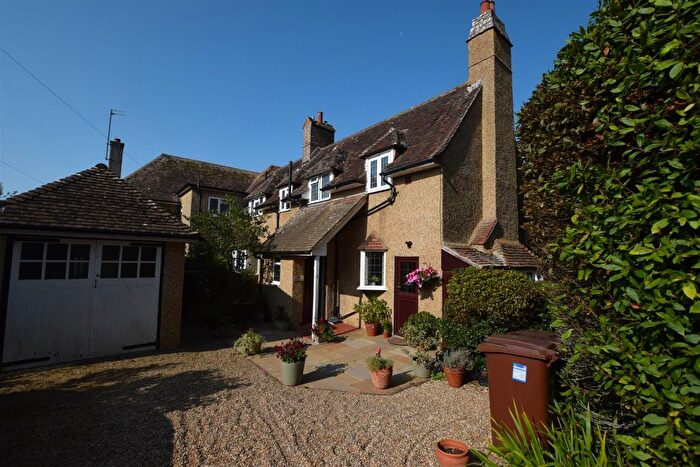3 Bedroom Flat To Rent In Clavering Walk, Bexhill-On-Sea, TN39