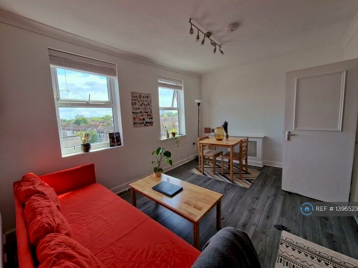 1 Bedroom Flat To Rent In Grand Parade, London, N4