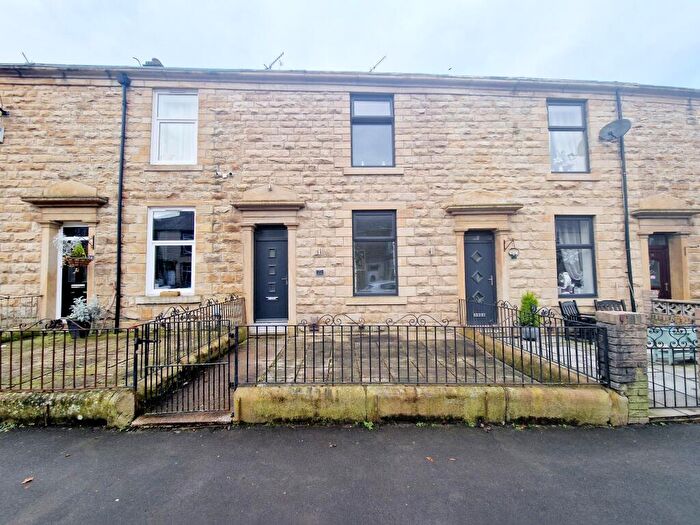 2 Bedroom House To Rent In Roe Greave Road, BB5