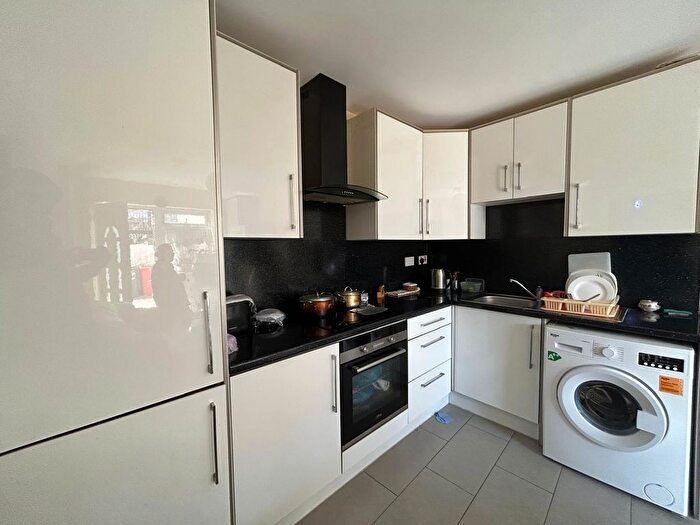 3 Bedroom Flat To Rent In Southall, UB2