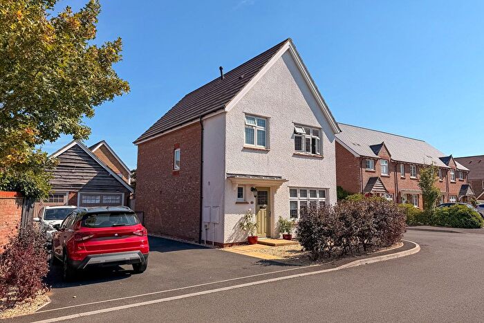 3 Bedroom Detached House For Sale In Bathpool, Taunton, TA2