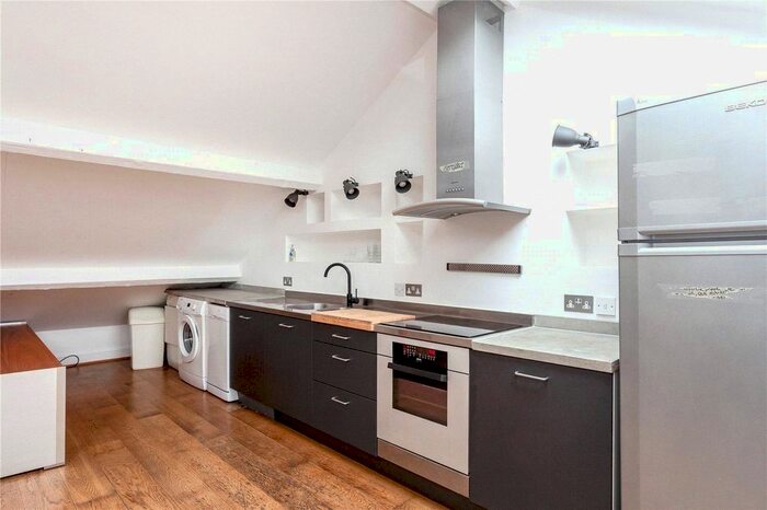 3 Bedroom Flat To Rent In Lion Mills, Hackney Road, E2
