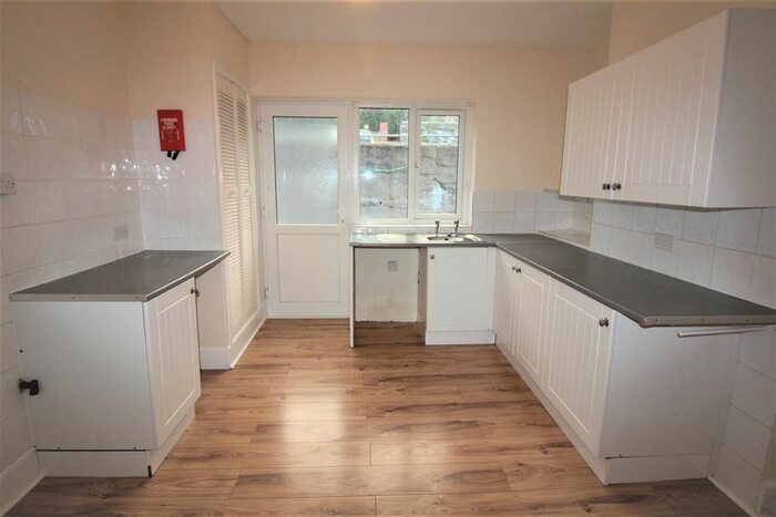 3 Bedroom Maisonette To Rent In High Street, Ilfracombe, EX34