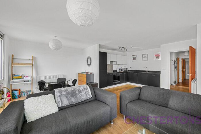 3 Bedroom Flat To Rent In Devons Road, Bromley-by-Bow, E3