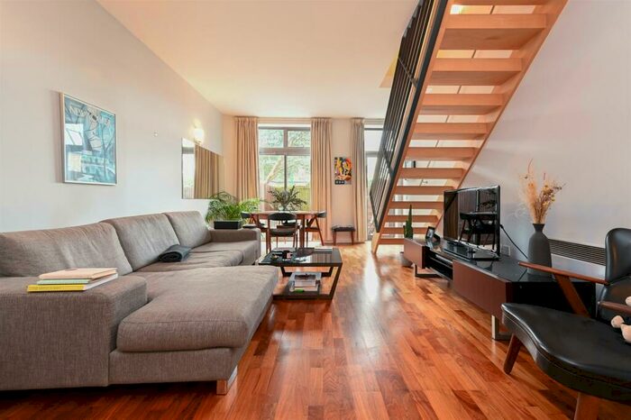 2 Bedroom Flat To Rent In Carysfort Road, London, N16