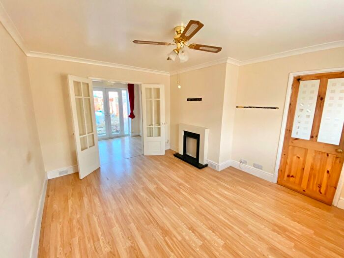 3 Bedroom Terraced House To Rent In Biddulph Estate, Llanelli, SA15