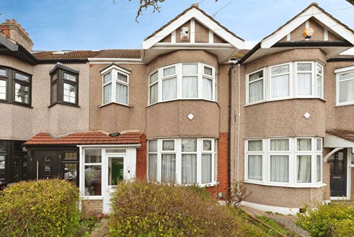 3 Bedroom Terraced House For Sale In Fairway Gardens, Ilford, Essex, IG1