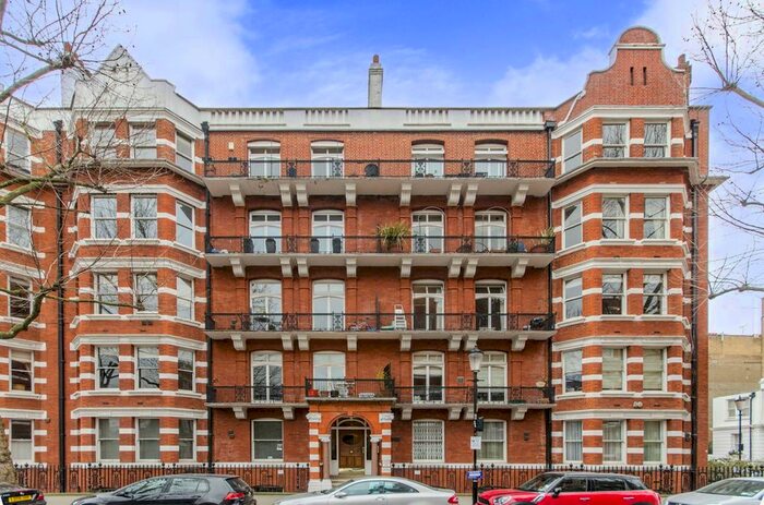 2 Bedroom Flat To Rent In Trebovir Road, Earls Court, London, SW5