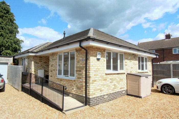 2 Bedroom Detached Bungalow To Rent In High Street, Langford, SG18