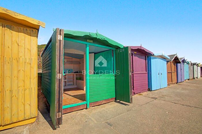 Chalet For Sale In High Wall, Frinton-on-sea, CO13