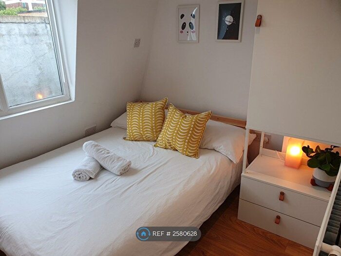 2 Bedroom Flat To Rent In Caledonian Road, London, N1