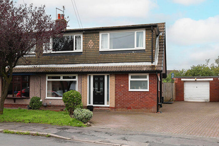 4 Bedroom Semi-Detached House For Sale In Dovedale Drive, Wardle, R, OL12
