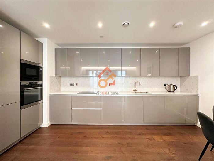 2 Bedroom Flat To Rent In Denver Building, Malthouse Road, London, SW11