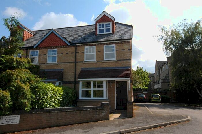 4 Bedroom Property To Rent In Hodges Court, Oxford, OX1