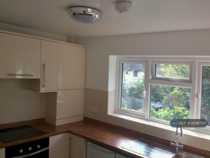 2 Bedroom Maisonette To Rent In Gordon Road, Shenfield, Brentwood, CM15