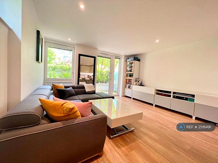 3 Bedroom Maisonette To Rent In Endeavour House, London, SE16