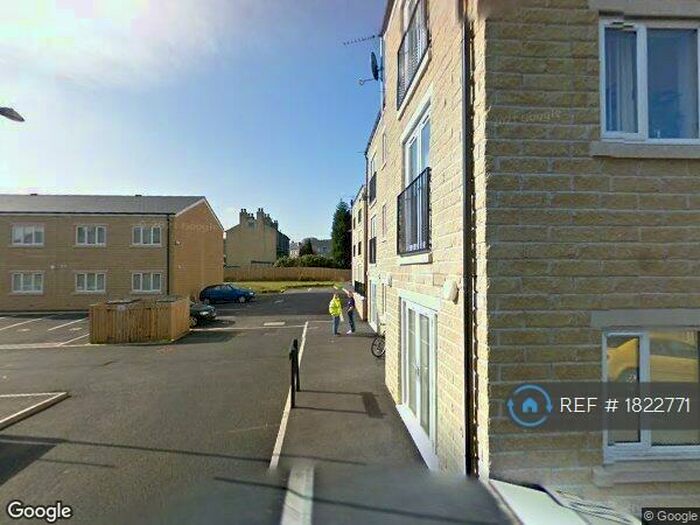 2 Bedroom Flat To Rent In Regency Gardens, Halifax, HX2